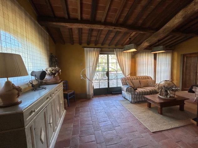 CASALE di 15 vani e di 491 mq (FIGLINE E INCISA VALDARNO - LOCALITA' BADIA MONTESCALARI) rif. V-2178 - Foto 15