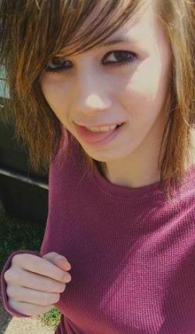 Donna di Udine, 23 anni. Fisico Normale Tel: