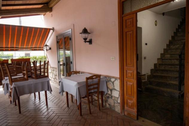 Immobile di 565 m² con più di 5 locali in vendita a Latina - Foto 9