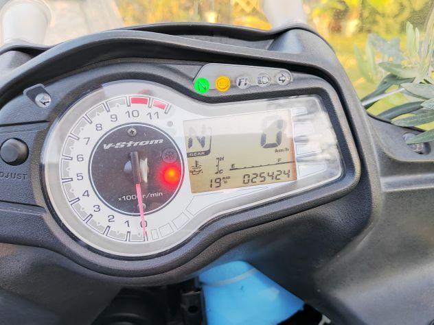 Vendo Suzuki V-Strom 650 **ABS** – 2016 – 25.400 km – grigio canna di fucile – M - Foto 8