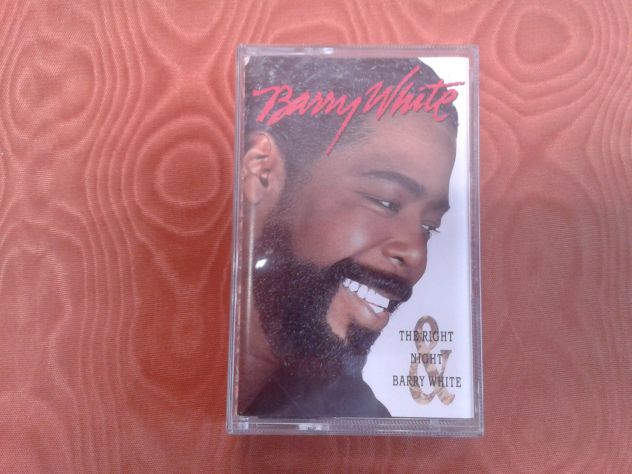 MUSICASSETTA STEREO 7 BARRY WHITE “THE RIGHT NIGHT & BARRY WHITE”