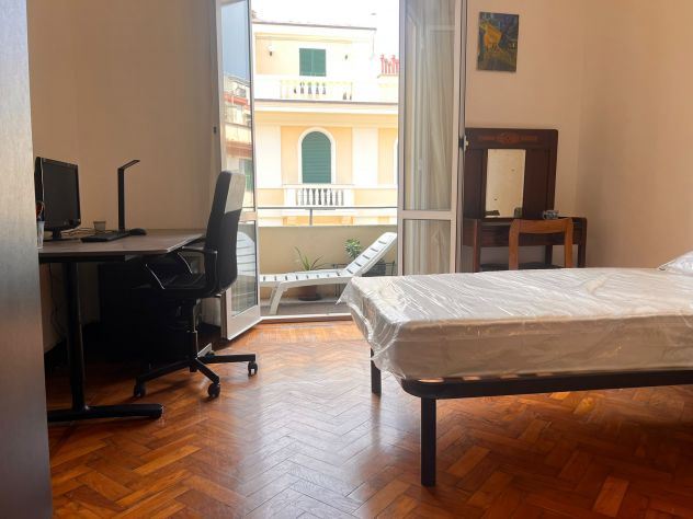 Affittasi 3 camere singole a studenti in appartamento di 90 mq ad Albaro - Foto 2