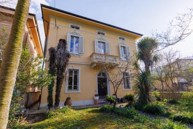 casa indipendente in vendita a Lucca in zona Santa Maria del Giudice