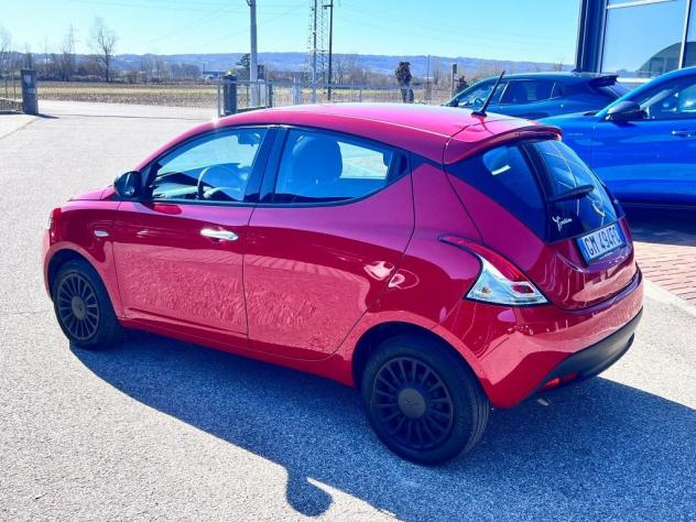 Lancia Ypsilon 1.0 FireFly 5 porte S&S Hybrid Silver - Foto 4