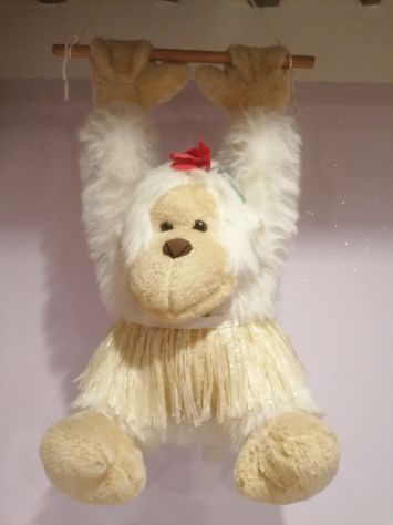 Scimmia peluche da appendere