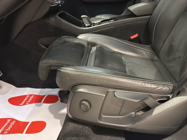Volvo XC40 Recharge T5 Recharge PHEV R-design Navi Fari LED Cerchi 19” - Foto 8