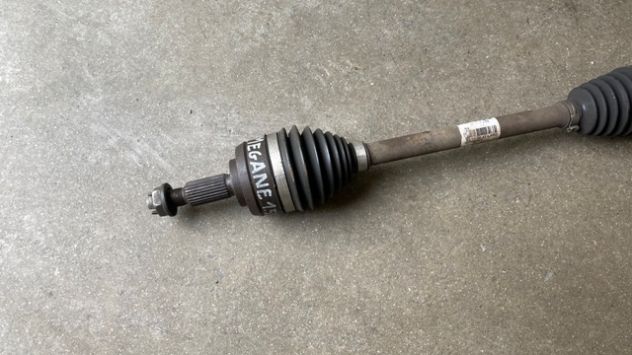 Semiasse anteriore DX Renault Megane 3 1.5DCI del 2011 (391006777R) - Foto 2