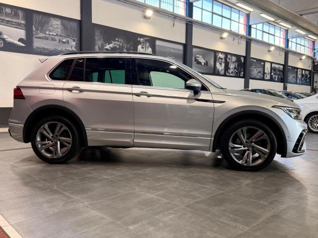 Volkswagen Tiguan 2.0 TDI SCR 110KWR-Line DSG chilometri certificati Casamadre, possibilità di estensione garanzia Casamadre. - Foto 10