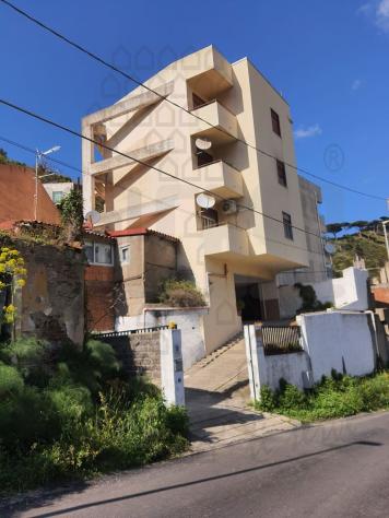 APPARTAMENTO di 4 vani e di 127 mq (MESSINA) rif. 2vs17696