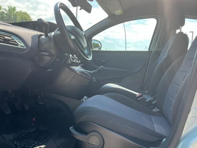 Lancia Ypsilon 1.0 FireFly 70cv Hybrid Gold Plus - Foto 6