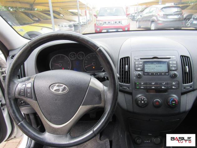 HYUNDAI - i30 Station Wagon - 1.6 CRDi 90CV 6m Comfort - Foto 6