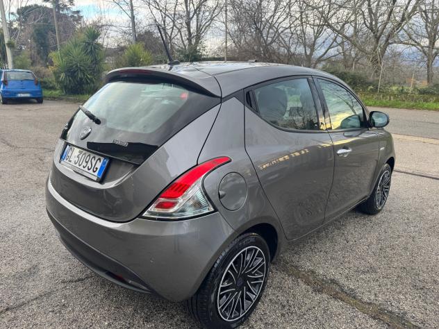 Lancia Ypsilon 1.0 FireFly 5 porte S&S Hybrid Silver Plus - Foto 5