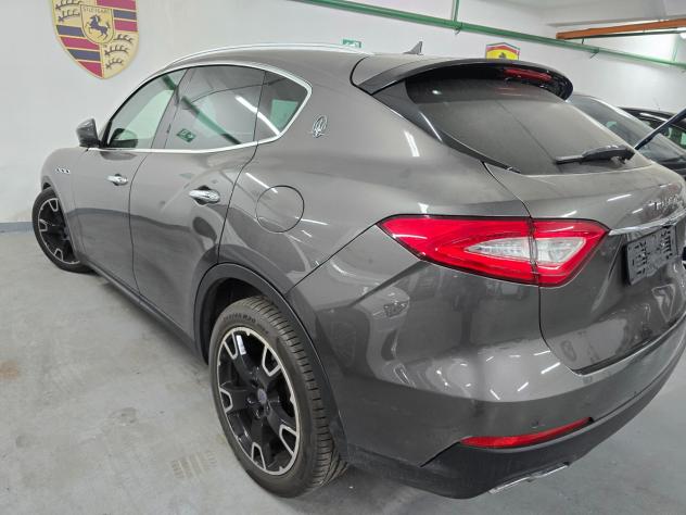 Maserati Levante V6 TETTUCCIO APRIBILE E PANORAMICO - Foto 2