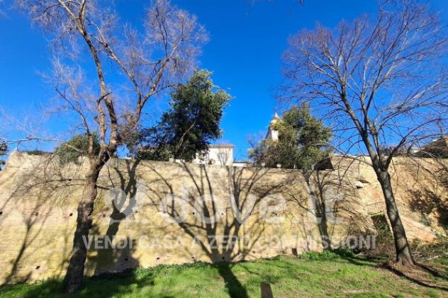 Palazzo / Stabile di 800 m² con più di 5 locali in vendita a Pesaro - Foto 7