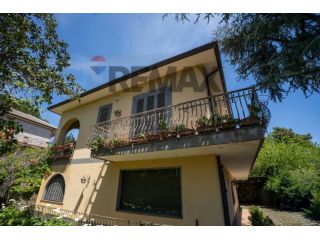 Villa singola in affitto a Pedara