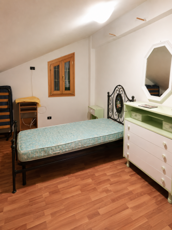 POMEZIA QUADRILOCALE ARREDATO CON TERRAZZO PRIVATO. - Foto 3