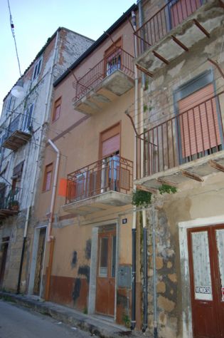 Abitazione singola a Villarosa