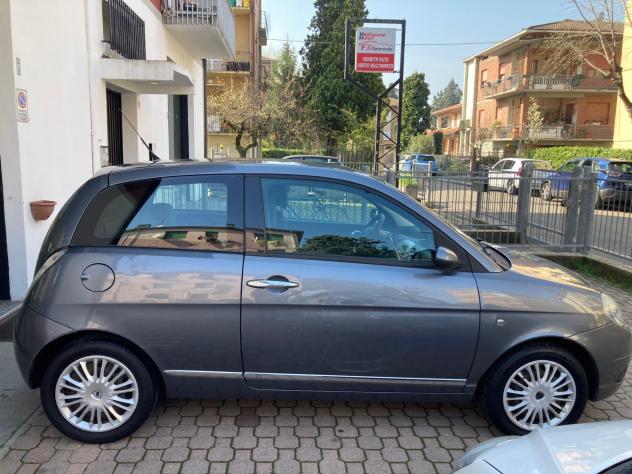Lancia Ypsilon 130.000KM OK NEOPATENTATI - Foto 4