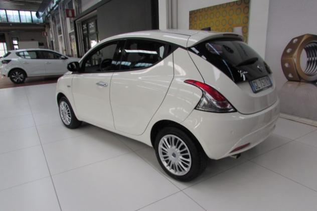 LANCIA Ypsilon 1.0 FireFly 70cv 5 porte S&S Hybrid Gold rif. 23795626 - Foto 3