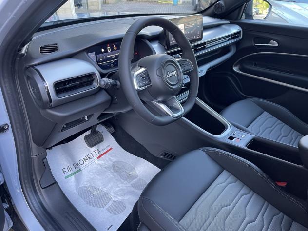 Jeep Avenger 1.2 turbo e-hybrid mhev Upland 4xe 145cv edct6 - KM0 - Foto 9
