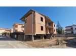 VILLA CAPOFILA ALLO STATO GREZZO CON GIARDINO - MONDRAGONE - Rif. V3368