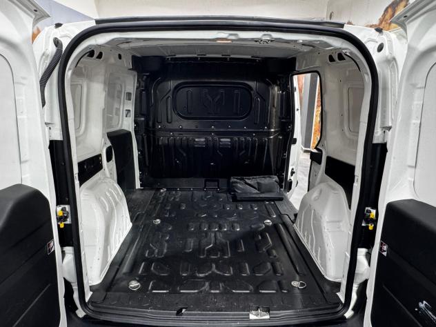 Fiat Doblo Dobl1.3 MJT 95CV KM 7606 - Foto 8