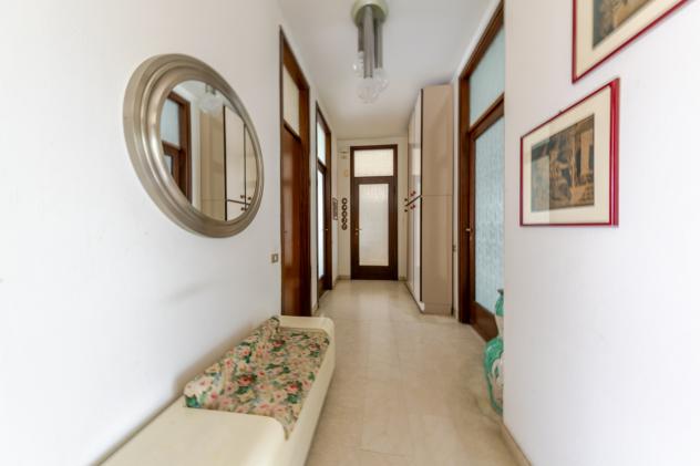 Milano ottimo appartamento via Niccolini numero due metri quadri 220 elegante condominio piano alto soggiorno terrazzo quattro camere tripli servizi d - Foto 19