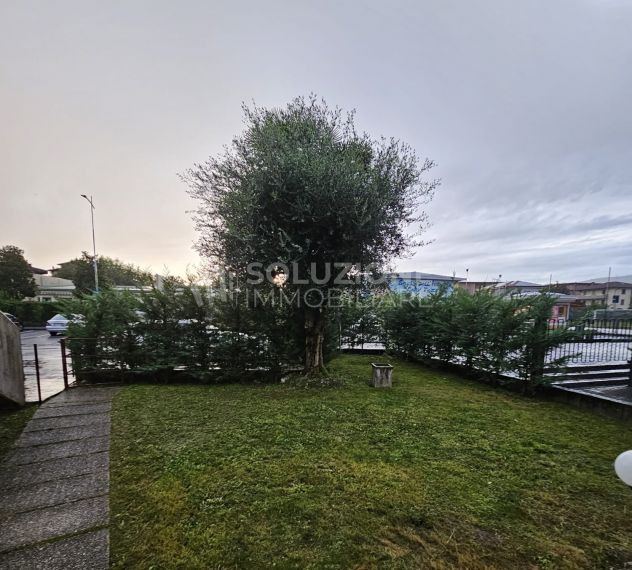 QUADRILOCALE IN VILLETTA CON GIARDINO E BOX TRIPLO - Foto 9