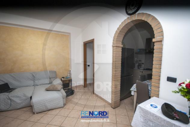 RIF. VIL3050 - S.COLOMBANO AL LAMBRO - Appartamento ristrutturato di tre locali, servizi, balcone e cantina.