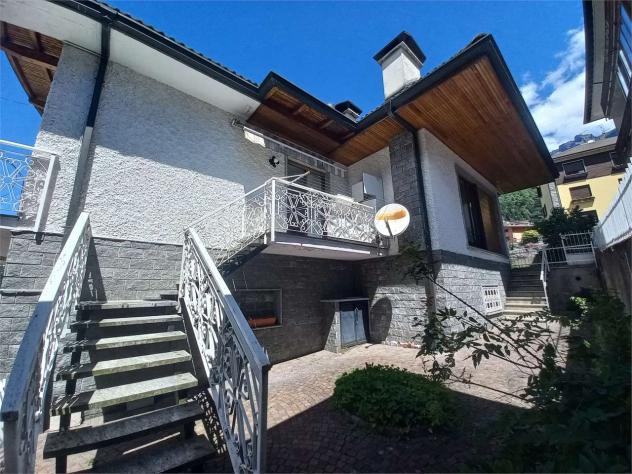 V000550 - VILLA CON 2 APPARTAMENTI GIARDINO E GARAGE - Foto 6