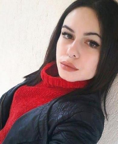 Donna di Castellammare di Stabia. Fisico Normale Tel: