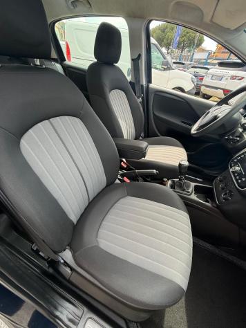 Fiat Punto 1.3 MJT II S&S 95 CV 5 porte Street - Foto 9