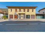 Palazzo / Stabile di 580 m² con più di 5 locali in vendita a Laglio