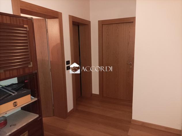 CASA INDIPENDENTE di 10 vani e di 620 mq (SANTA LUCIA DI PIAVE) rif. RAZ08 - Foto 18