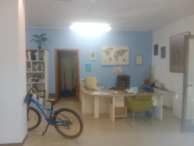 Immobile di 110 m² con 2 locali in affitto a Carpi - Foto 2