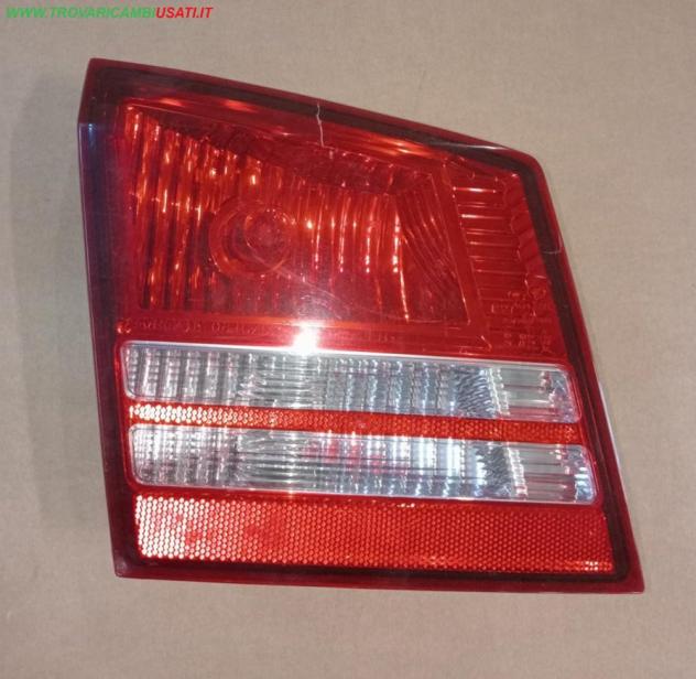 FANALE POST. PARTE INT. S. JOURNEY FIAT FREEMONT (24) 999-U51615 Parti elettriche Fanaleria Fanali Fanale post. sx. DODGE - JOURNEY - 2009