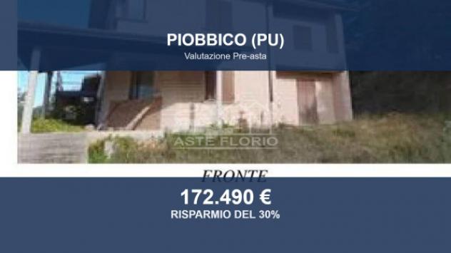 Immobile in asta di 353 m², box auto in vendita a Piobbico