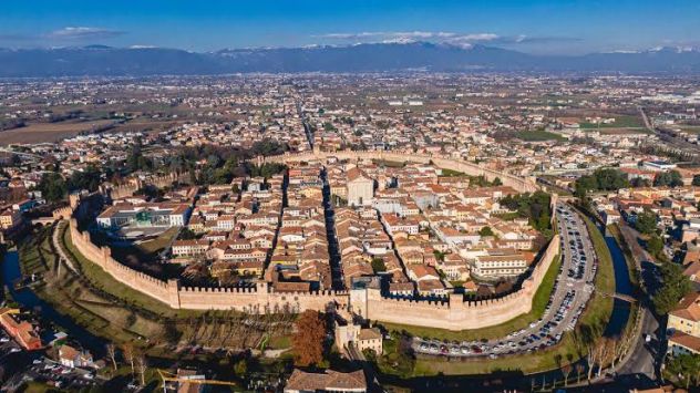Badante/Colf per anziani per 1 mese | Natale 2026