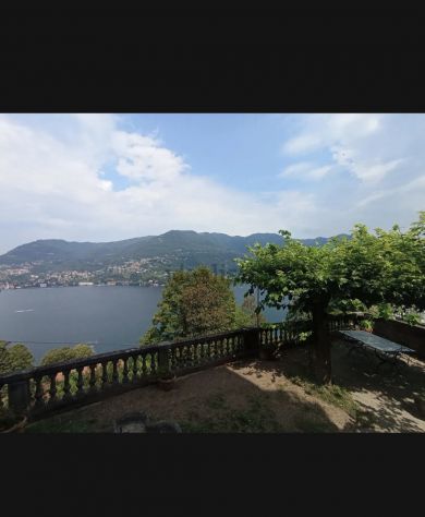 DOMUSCOMOLAKE