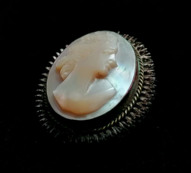 ANTICA BELLISSIMA SPILLA CON RITRATTO FEMMINILE A CAMMEO IN AUTENTICA MADREPERLA - Foto 6
