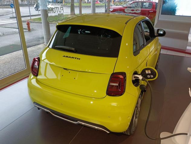 Abarth 500e 3+1 ABARTH Scorpionissima - Foto 9