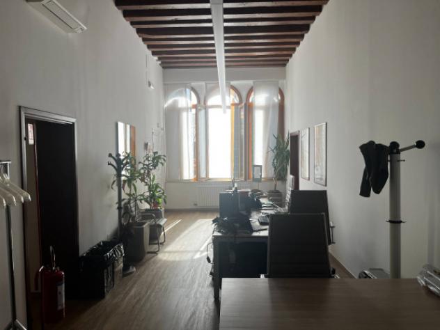 Immobile di 187 m² con più di 5 locali in affitto a Venezia