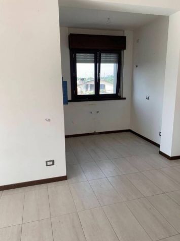 GUIDONIA BILOCALE NON ARREDATO CON TERRAZZO PRIVATO - Foto 5