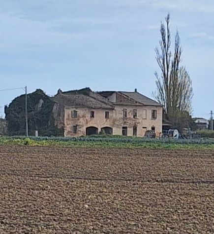 Colonica civile abitazione di mq.550