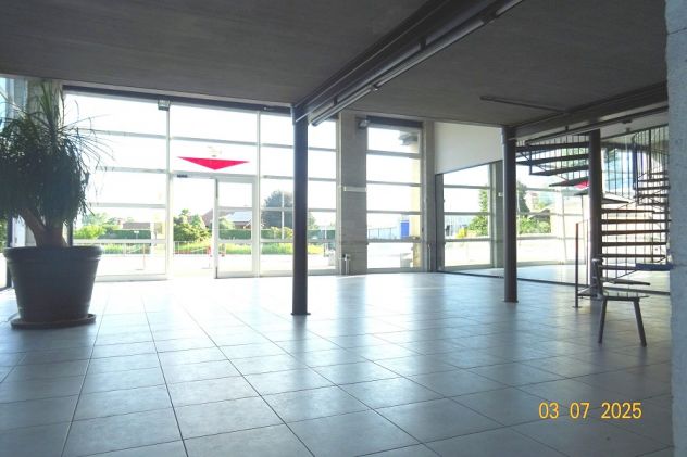 Immobile adiacente a supermercato con flusso costante di clientela - Foto 4