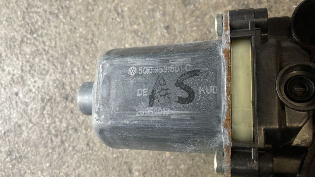 Motorino alzacristallo anteriore SX Volkswagen Golf 7 del 2018 (5Q0959801C) - Foto 3