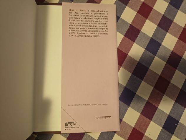 Questo annuncio ha 4 immagini 4 Libro Tutto sotto il cielo di Matilde Asensi - Foto 4