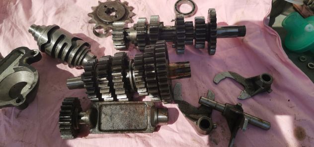 Parti cambio x motore moto Husqvarna.