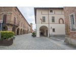 Locale commerciale in affitto a Cherasco