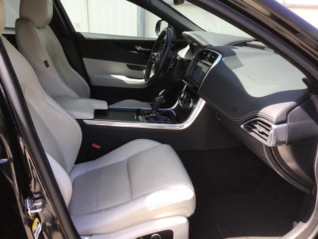 Jaguar XE 2.0 D 204 CV aut. Black Edition - Foto 5